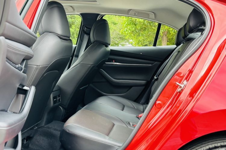 Used Mazda 3 Axela 2023 2.0L Automatic ZhiZhen Edition Interior 7