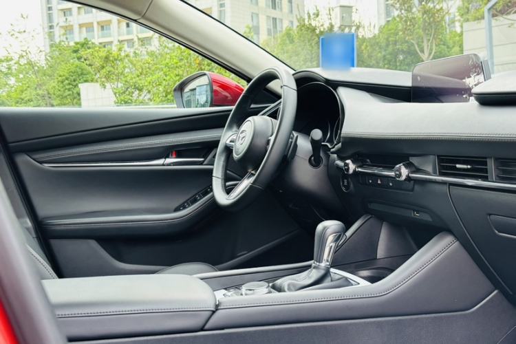 Used Mazda 3 Axela 2023 2.0L Automatic ZhiZhen Edition Interior 9
