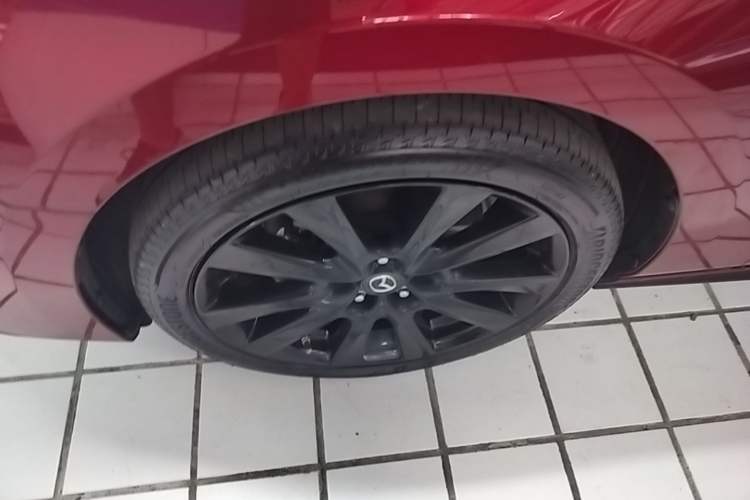 Used Mazda 3 Axela 2023 2.0L Automatic ZhiZhen Edition Left Front Wheel Hub