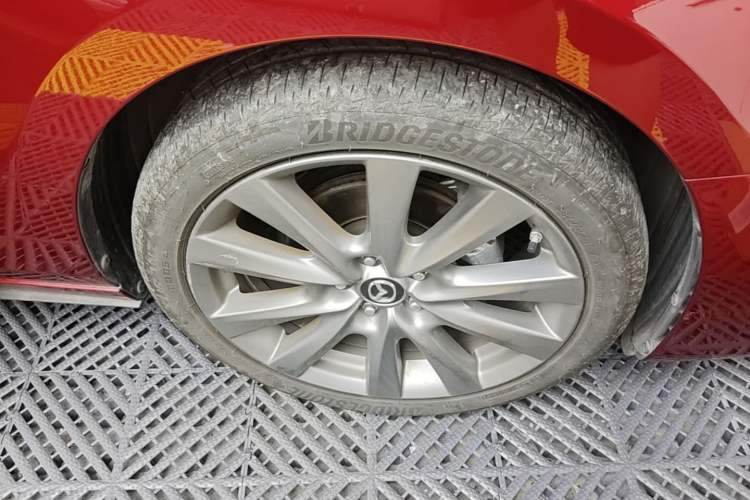 Used Mazda 3 Axela 2023 2.0L Automatic ZhiZhen Edition Right Front Wheel Hub