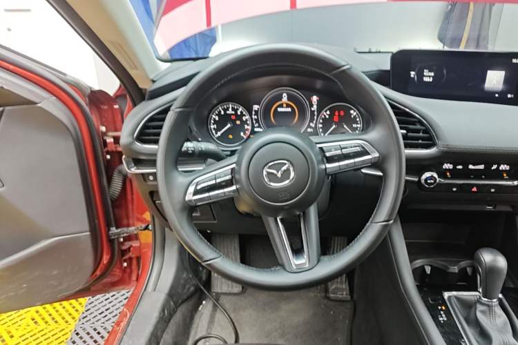 Used Mazda 3 Axela 2023 2.0L Automatic ZhiZhen Edition Steering Wheel