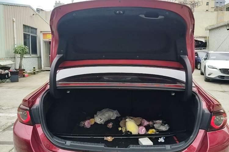 Used Mazda 3 Axela 2023 2.0L Automatic Zhiyao Edition Trunk