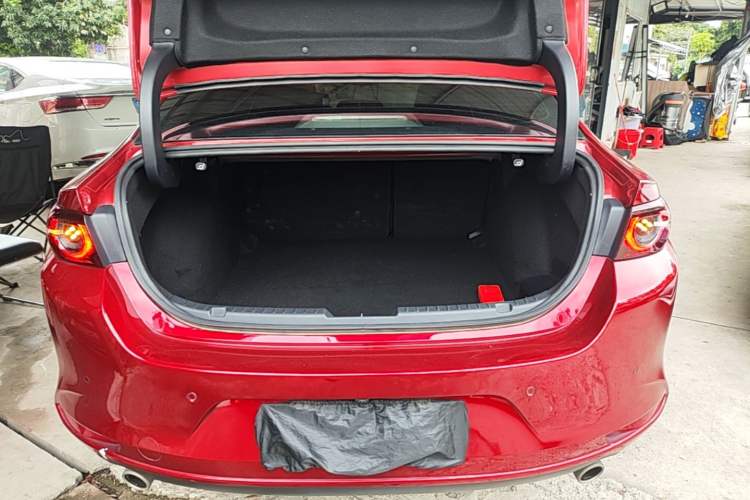 Used Mazda 3 Axela 2023 2.0L Automatic ZhiZhen Edition Trunk
