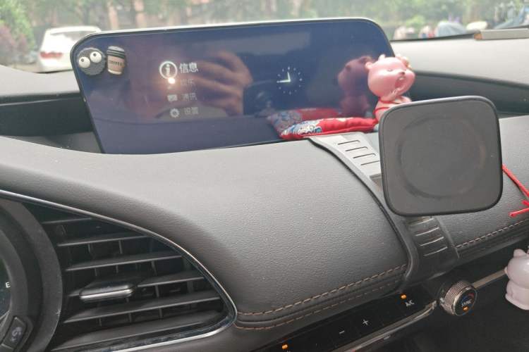 Used Mazda 3 Axela 2023 2.0L Automatic Zhiyao Edition Audio And AC Panel
