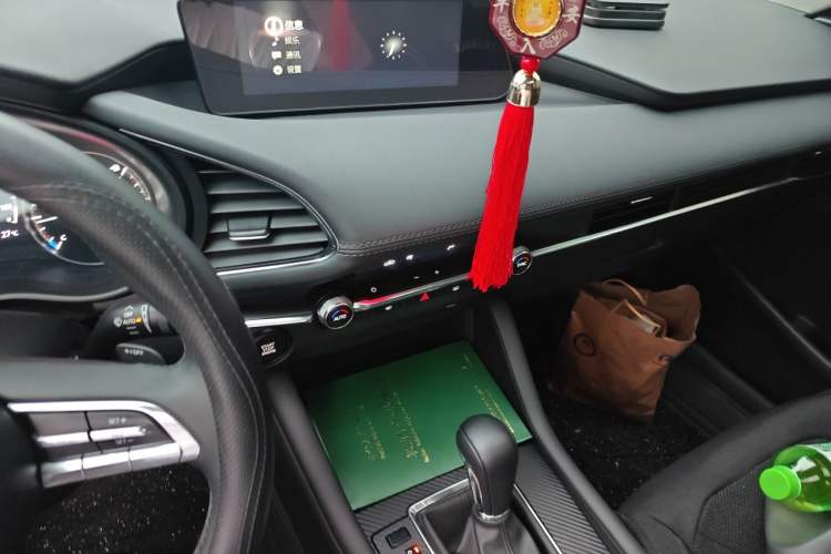 Used Mazda 3 Axela 2023 2.0L Automatic Zhiya Edition Audio And AC Panel