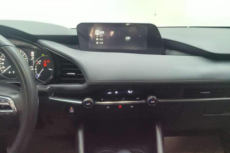 Used Mazda 3 Axela 2023 2.0L Automatic Zhiyao Edition Audio And AC Panel