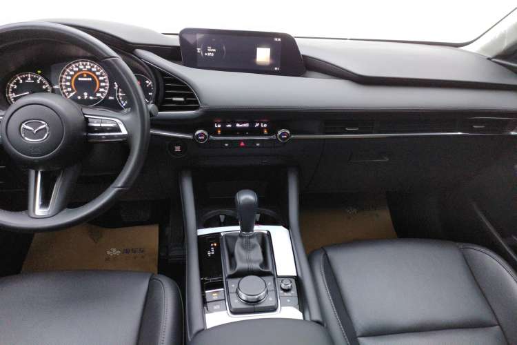Used Mazda 3 Axela 2023 2.0L Automatic ZhiZhen Edition Audio And AC Panel