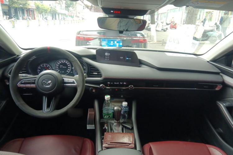 Used Mazda 3 Axela 2023 2.0L Automatic ZhiZhen Edition Center Console