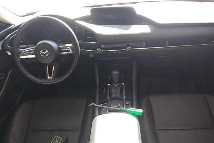 Used Mazda 3 Axela 2023 2.0L Automatic Zhiyao Edition Center Console