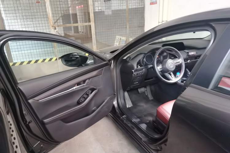 Used Mazda 3 Axela 2023 2.0L Automatic Zhiyao Edition Driver Seat