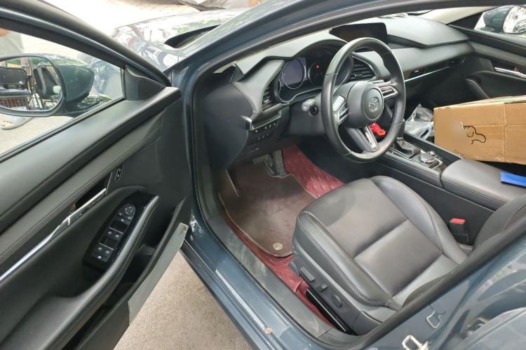 Used Mazda 3 Axela 2023 2.0L Automatic ZhiZhen Edition Driver Seat