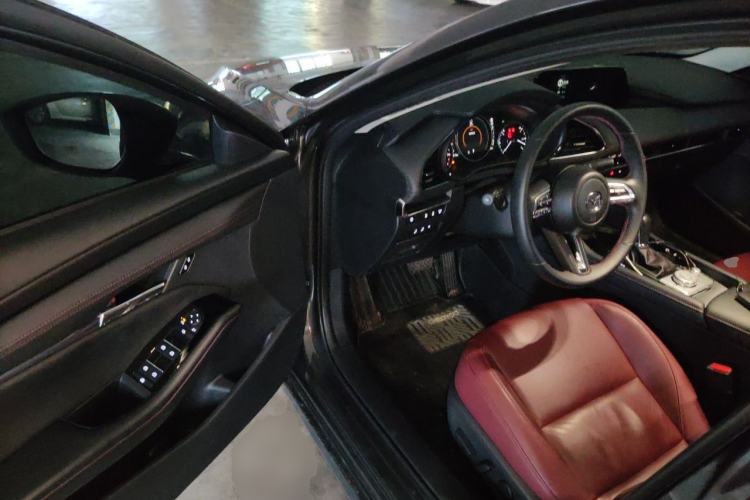 Used Mazda 3 Axela 2023 2.0L Automatic ZhiZhen Edition Driver Seat