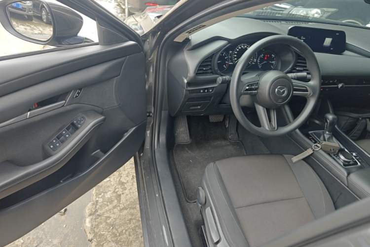 Used Mazda 3 Axela 2023 2.0L Automatic Zhiqing Edition Driver Seat