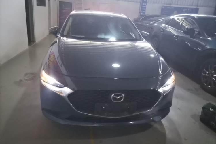 Used Mazda 3 Axela 2023 1.5L Manual ZhiMei Edition Front