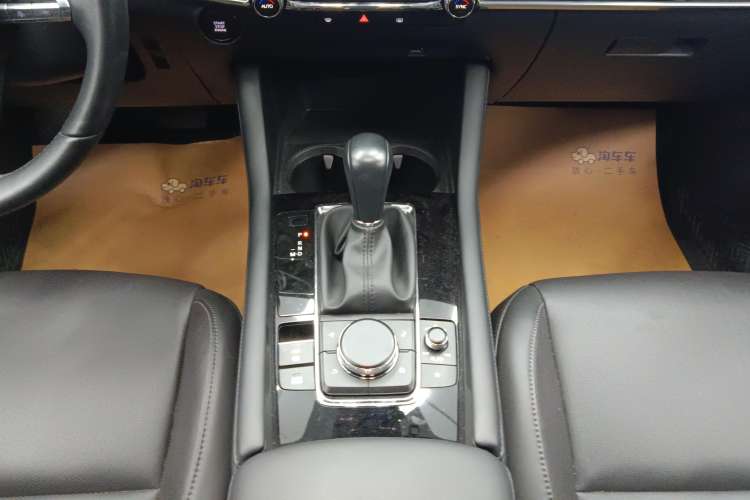 Used Mazda 3 Axela 2023 2.0L Automatic ZhiZhen Edition Gear Lever