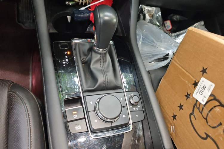 Used Mazda 3 Axela 2023 2.0L Automatic ZhiZhen Edition Gear Lever