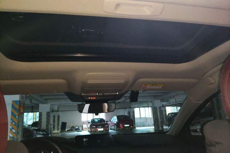 Used Mazda 3 Axela 2023 2.0L Automatic ZhiZhen Edition Headliner