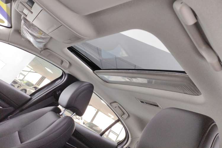 Used Mazda 3 Axela 2023 2.0L Automatic ZhiZhen Edition Headliner