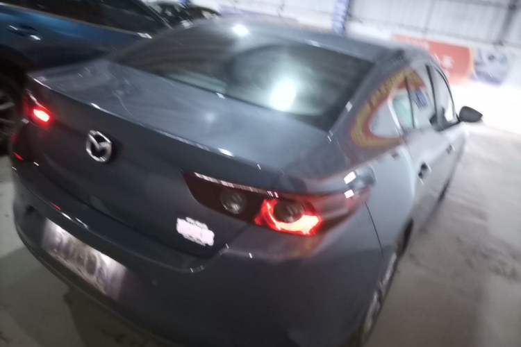 Used Mazda 3 Axela 2023 1.5L Manual ZhiMei Edition Rear Right 45 Deg