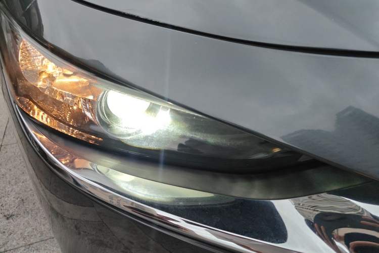 Used Mazda 3 Axela 2023 2.0L Automatic Zhiya Edition Right Front Headlight