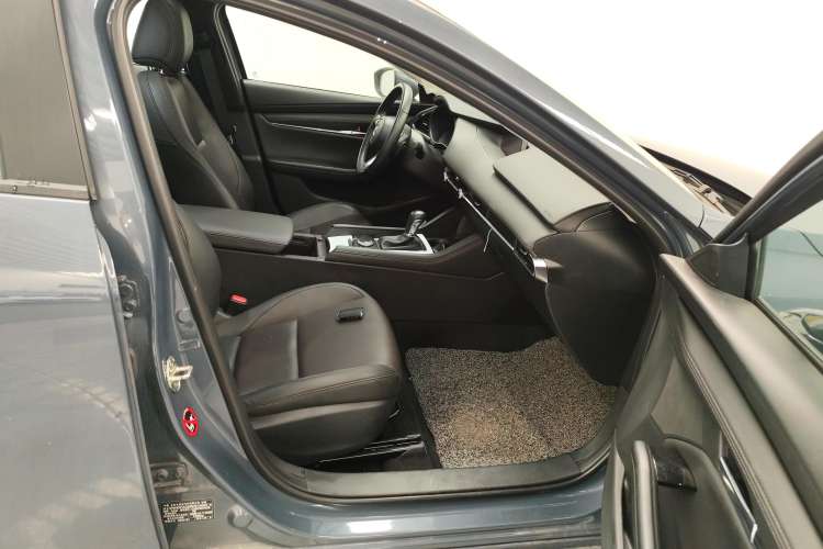 Used Mazda 3 Axela 2023 2.0L Automatic ZhiZhen Edition Right Front Seat