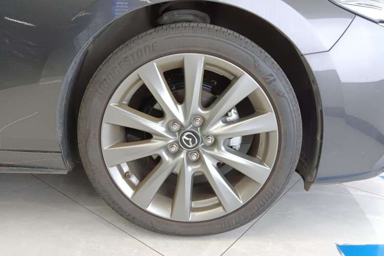 Used Mazda 3 Axela 2023 2.0L Automatic ZhiZhen Edition Right Front Wheel Hub