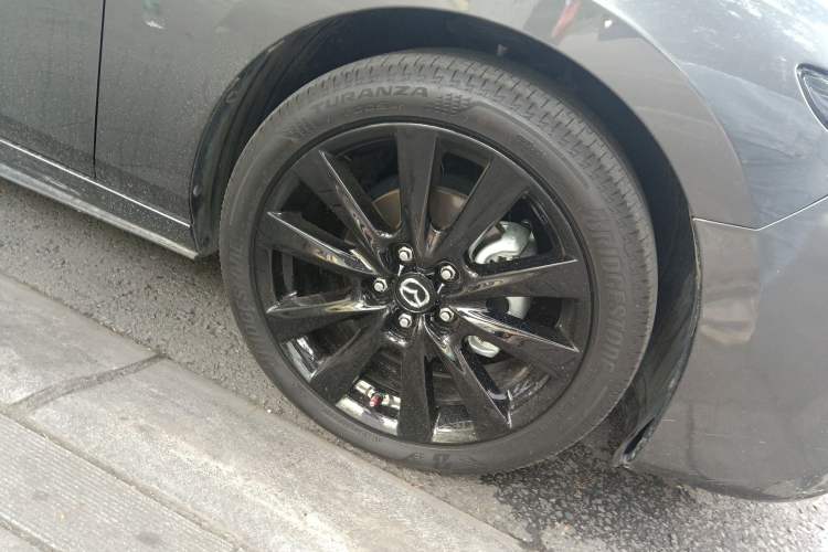 Used Mazda 3 Axela 2023 2.0L Automatic ZhiZhen Edition Right Front Wheel Hub