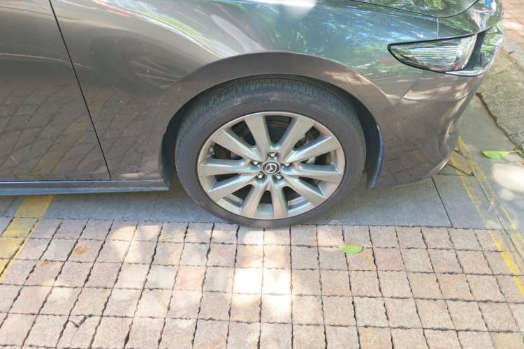 Used Mazda 3 Axela 2023 2.0L Automatic ZhiZhen Edition Right Front Wheel Hub