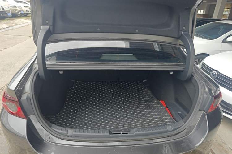 Used Mazda 3 Axela 2023 2.0L Automatic Zhiqing Edition Trunk