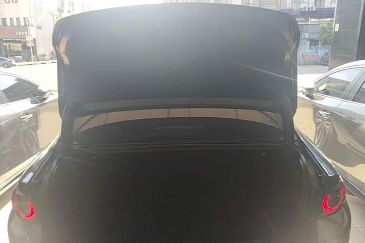 Used Mazda 3 Axela 2023 2.0L Automatic Zhiyao Edition Trunk