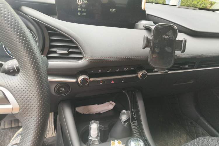 Used Mazda 3 Axela 2023 1.5L Manual ZhiMei Edition Audio And AC Panel