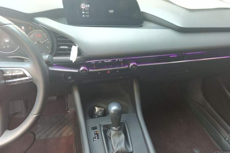 Used Mazda 3 Axela 2023 2.0L Automatic ZhiZhen Edition Audio And AC Panel