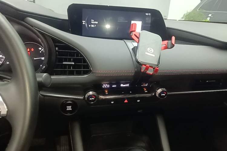 Used Mazda 3 Axela 2023 2.0L Automatic ZhiZhen Edition Audio And AC Panel