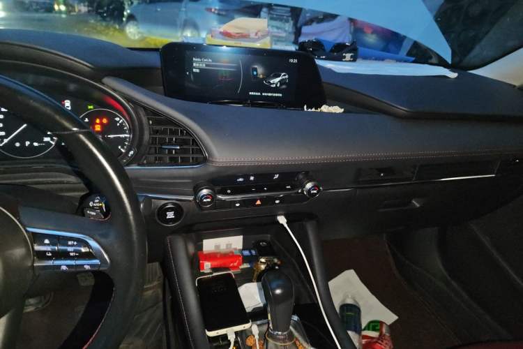 Used Mazda 3 Axela 2023 2.0L Automatic ZhiZhen Edition Audio And AC Panel