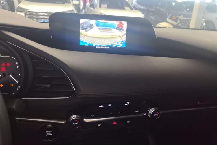 Used Mazda 3 Axela 2023 2.0L Automatic ZhiXuan Edition Audio And AC Panel