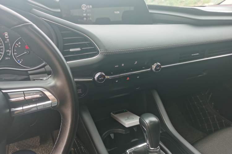 Used Mazda 3 Axela 2023 2.0L Automatic ZhiXuan Edition Audio And AC Panel