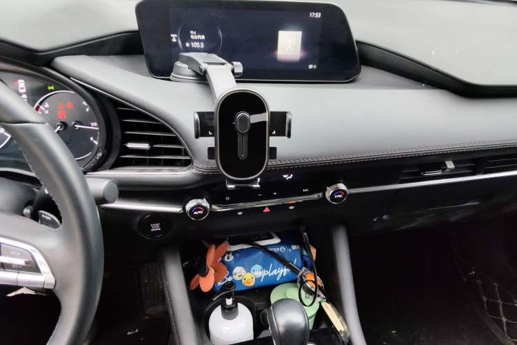 Used Mazda 3 Axela 2023 2.0L Automatic ZhiXuan Edition Audio And AC Panel