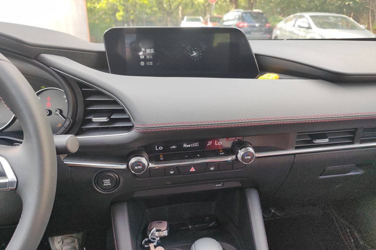 Used Mazda 3 Axela 2023 2.0L Automatic ZhiZhen Edition Audio And AC Panel