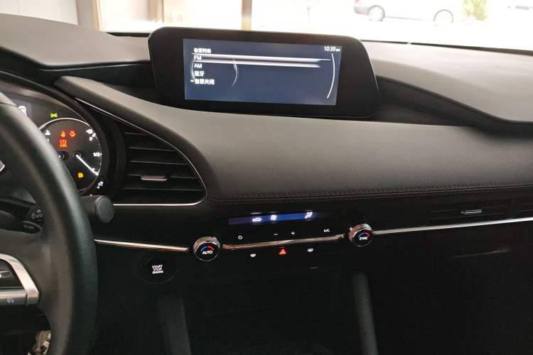 Used Mazda 3 Axela 2023 2.0L Automatic Zhiqing Edition Audio And AC Panel