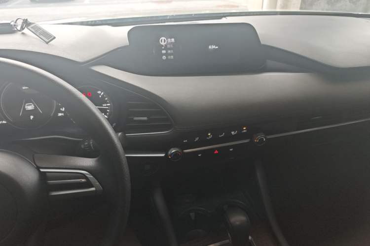Used Mazda 3 Axela 2023 2.0L Automatic Zhiqing Edition Audio And AC Panel
