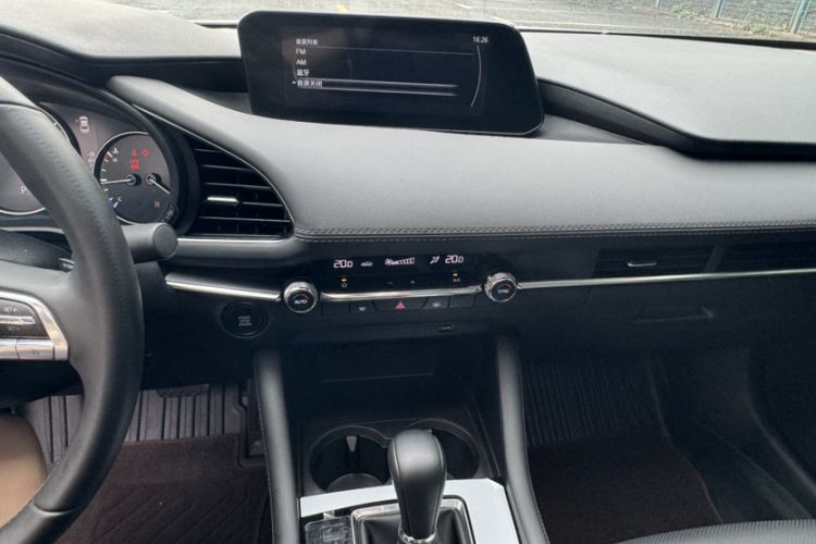 Used Mazda 3 Axela 2023 2.0L Automatic ZhiXuan Edition Audio And AC Panel