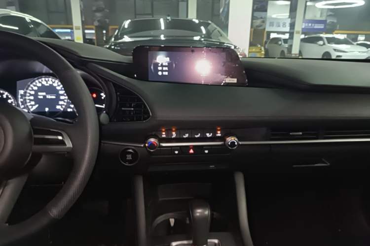 Used Mazda 3 Axela 2023 2.0L Automatic Zhiqing Edition Audio And AC Panel