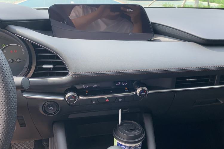 Used Mazda 3 Axela 2023 2.0L Automatic ZhiXuan Edition Audio And AC Panel