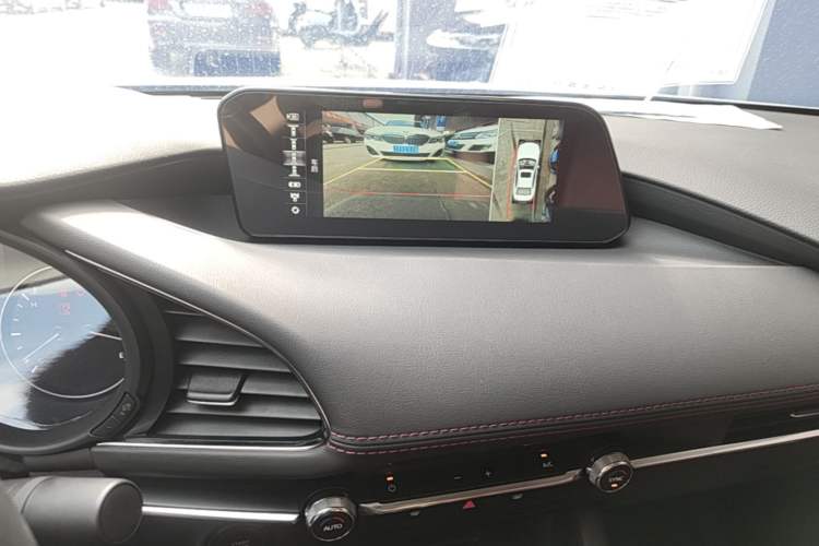 Used Mazda 3 Axela 2023 2.0L Automatic Zhiyao Edition Audio And AC Panel