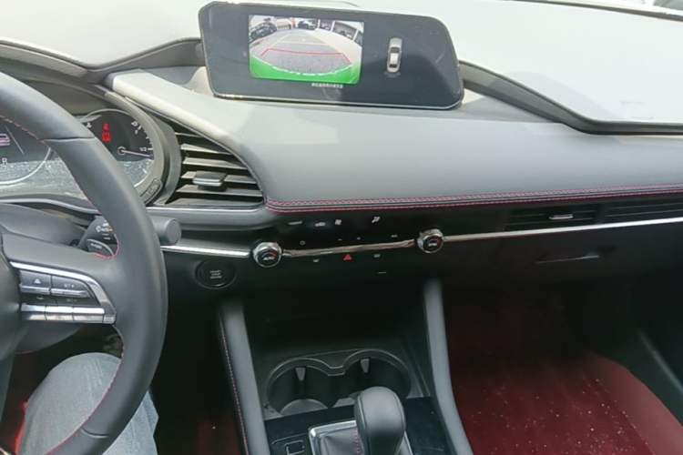Used Mazda 3 Axela 2023 2.0L Automatic ZhiZhen Edition Audio And AC Panel