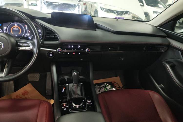 Used Mazda 3 Axela 2023 2.0L Automatic Zhiya Edition Audio And AC Panel