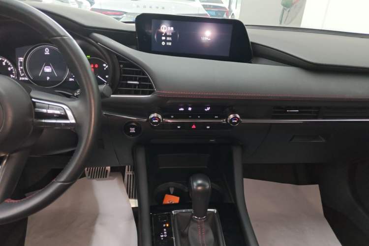 Used Mazda 3 Axela 2023 2.0L Automatic Zhiya Edition Audio And AC Panel