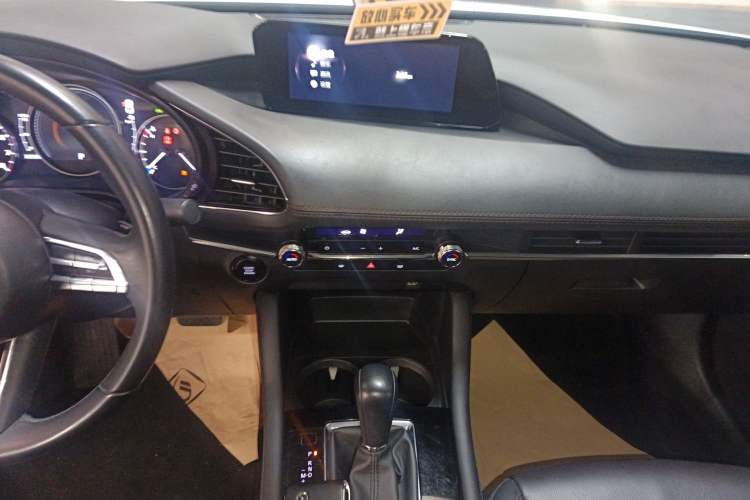 Used Mazda 3 Axela 2023 2.0L Automatic Zhiya Edition Audio And AC Panel