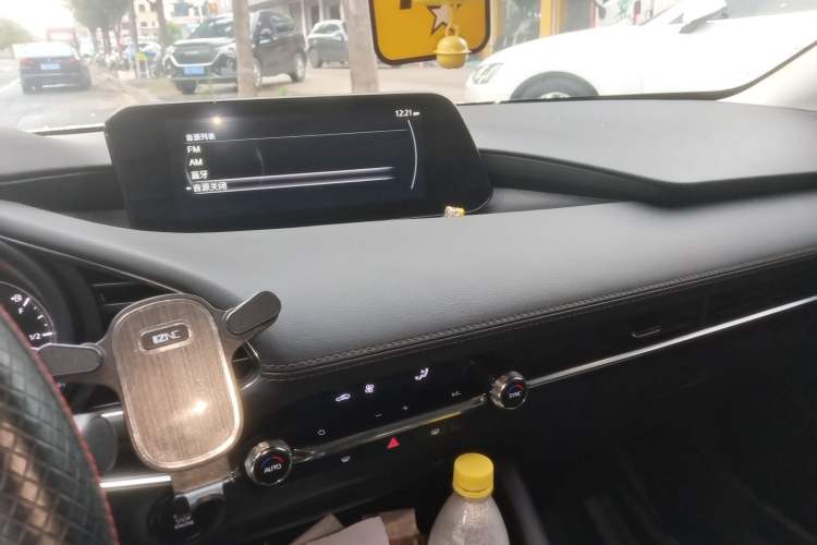 Used Mazda 3 Axela 2023 2.0L Automatic ZhiXuan Edition Audio And AC Panel