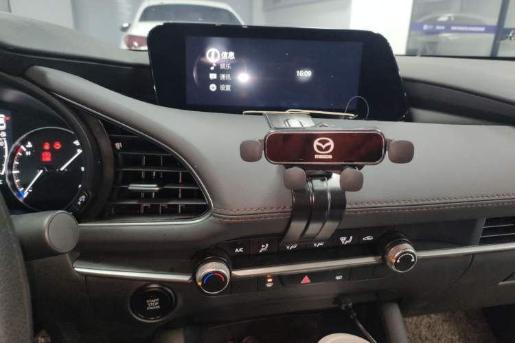 Used Mazda 3 Axela 2023 1.5L Manual ZhiMei Edition Audio And AC Panel